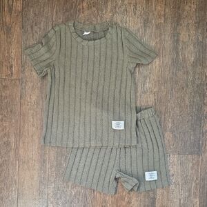 SHEIN Kids Matching Set in Olive Green